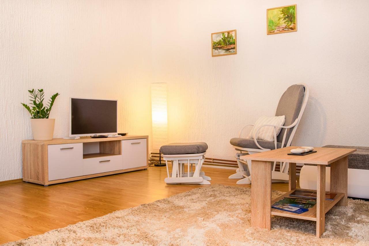 Apartment Tri Mudraca Karanac エクステリア 写真