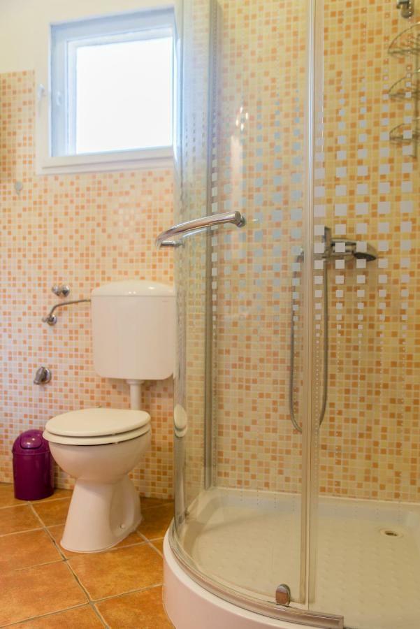 Apartment Tri Mudraca Karanac エクステリア 写真