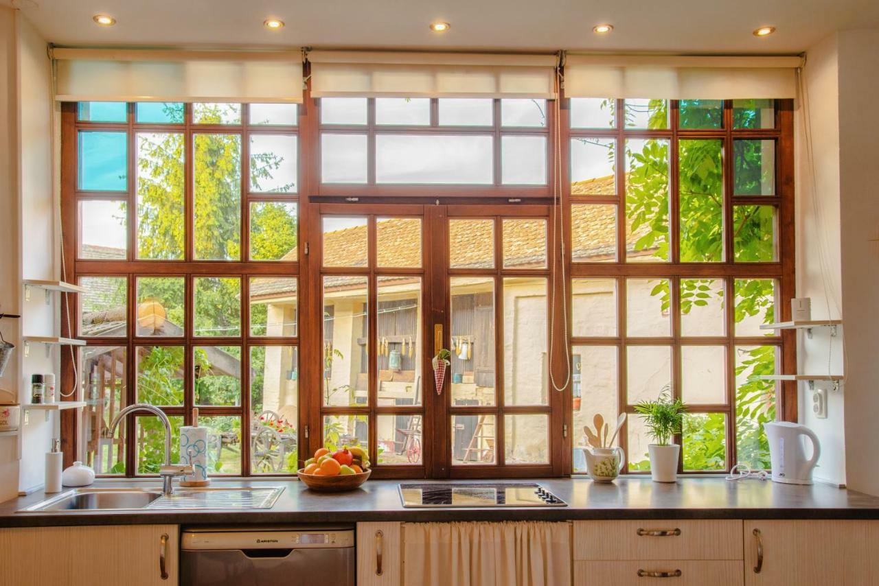 Apartment Tri Mudraca Karanac エクステリア 写真