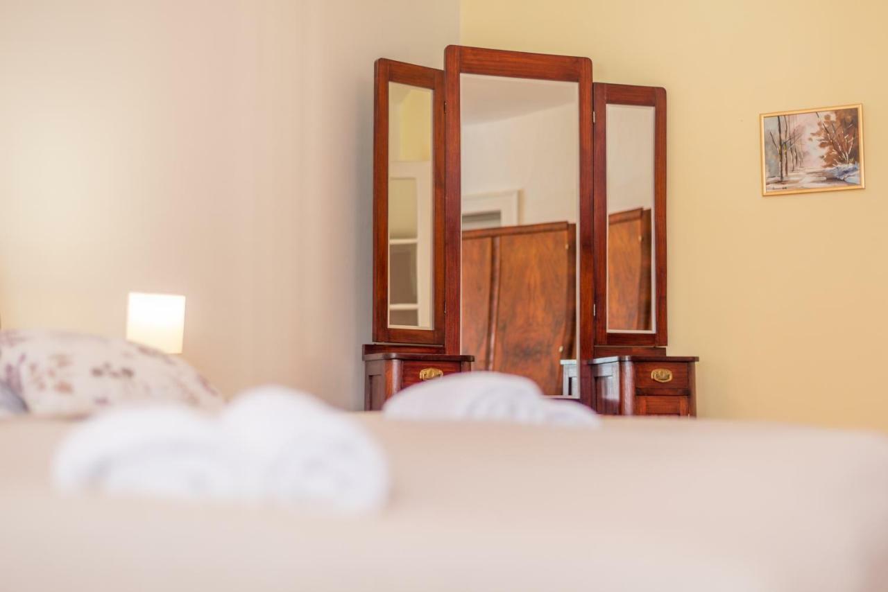 Apartment Tri Mudraca Karanac エクステリア 写真